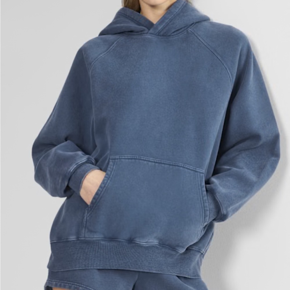 Aritzia Cozy Fleece Mega Raglan Sweater